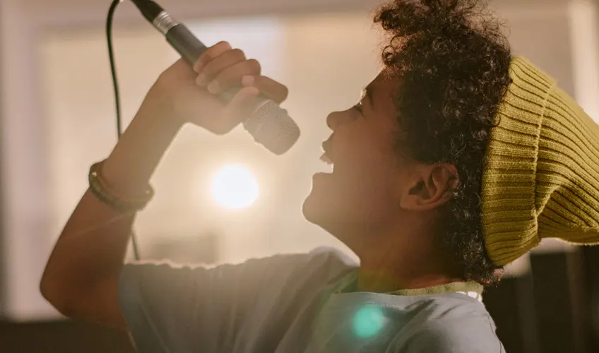 Light Music & Karaoke Singing